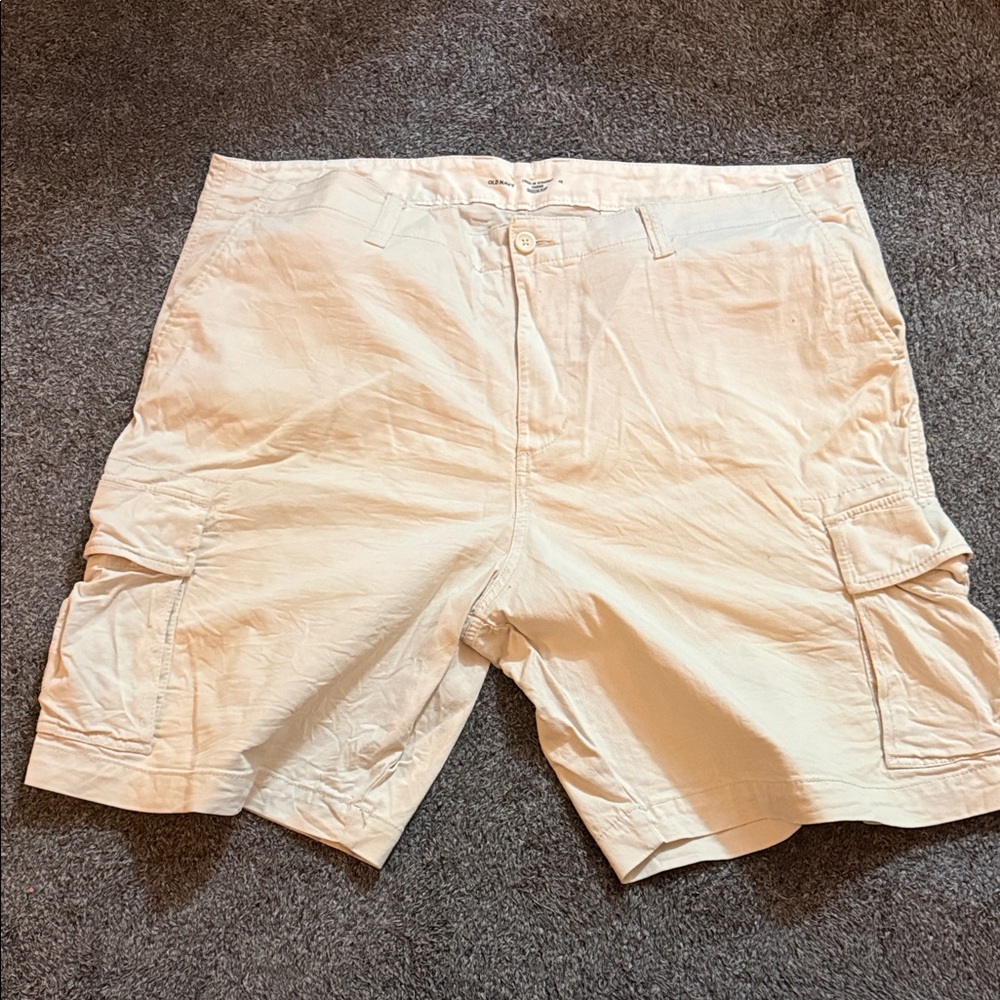 Men's Cream Cargo Shorts